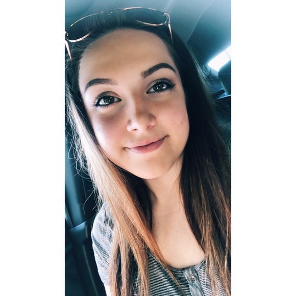 Meet your Posher, Brooke - Picture 1 of 1